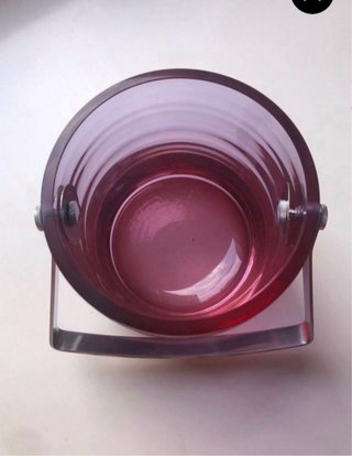 Cubiteras de cristal morado