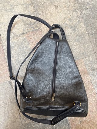 Mochila italiana cuero negro