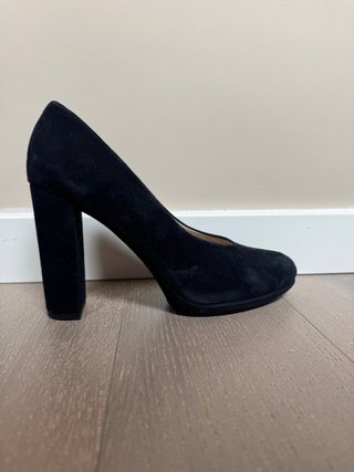 Tacones Unisa ante azul marino