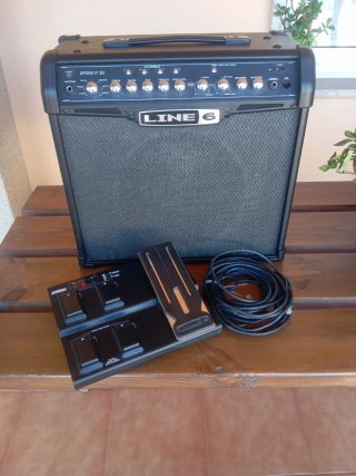 Amplificador de Guitarra Line 6 Spider IV 30W + Pe