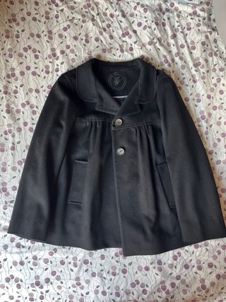 Gabardina corta mujer negra