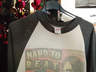 Camiseta baseball Hard 2 Beat tributo Stooges