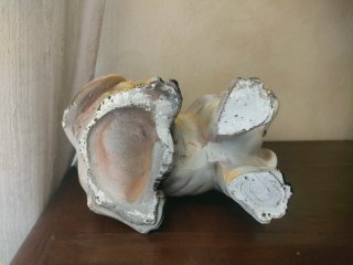 Scultura ceramica di King Basset Hound Vintage