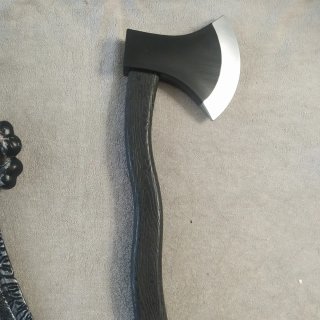Espada y hacha disfraz calavera