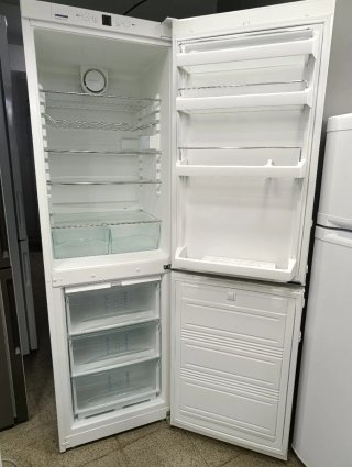 Nevera Liebherr 1.80x55cm No Frost