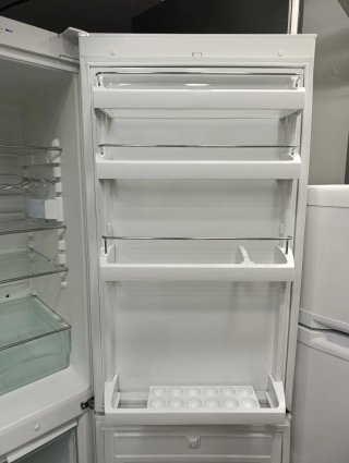Nevera Liebherr 1.80x55cm No Frost