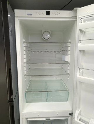 Nevera Liebherr 1.80x55cm No Frost