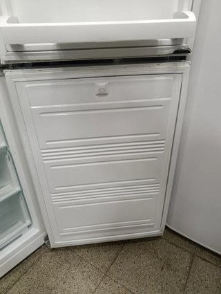 Nevera Liebherr 1.80x55cm No Frost