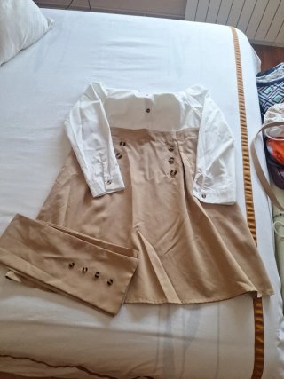 Vestido mujer manga larga beige y blanco