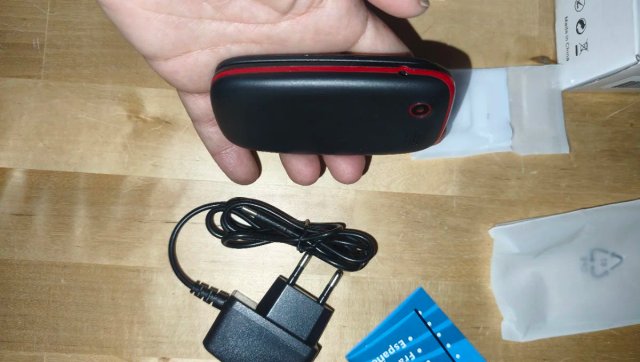 Teléfono móvil UKUU tipo concha negro