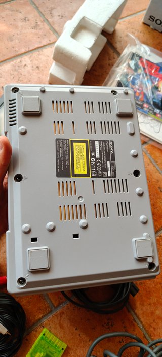 Playstation 1 con scatola completa e lettore nuovo