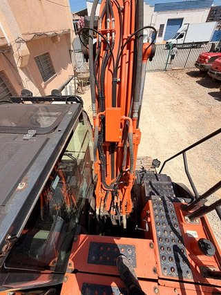 Excavadora Hitachi ZX130LCN-6 (15T, 2018)