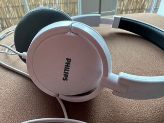 Auriculares Cascos Blancos y Negros