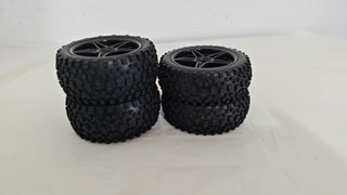 4 Gomme Cerchi Buggy RC 1:10 Off-Road