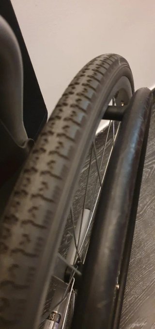 Silla de ruedas plegable. Karma