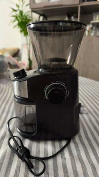 Combo V60/Aeropress: Molinillo + Hervidor