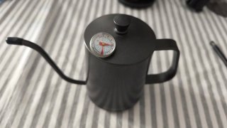 Combo V60/Aeropress: Molinillo + Hervidor