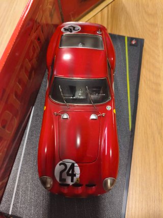 Ferrari 250 GTO 1/18 Hot Wheels