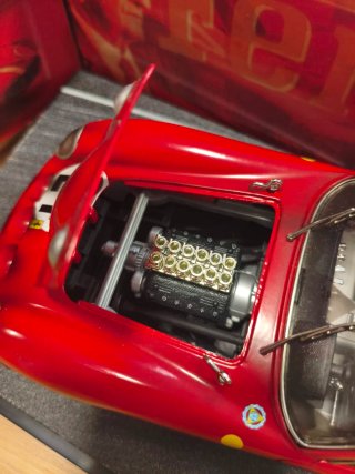 Ferrari 250 GTO 1/18 Hot Wheels