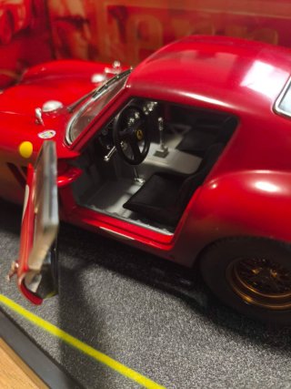 Ferrari 250 GTO 1/18 Hot Wheels