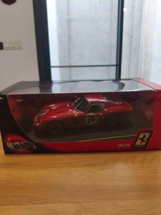 Ferrari 250 GTO 1/18 Hot Wheels