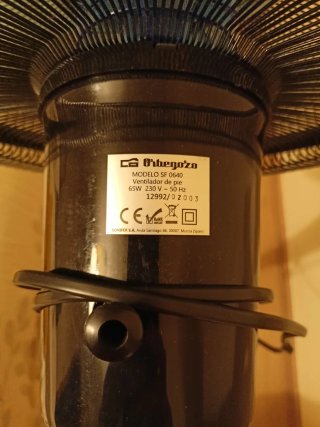 Ventilador silencioso de pie Orbegozo negro y plat