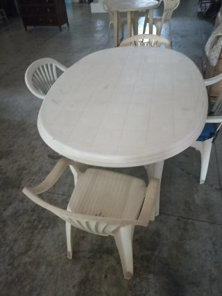 Mesa y 4 Sillas Jardín Plástico