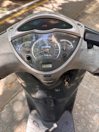 Honda SH 125 Scooter verde oscuro