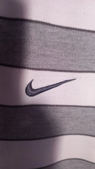 Polo Nike Rayas Grises y Blancas