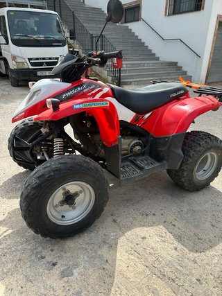 Quad Polaris Phoenix Rojo/Blanco de segunda mano por 2.400 EUR en
