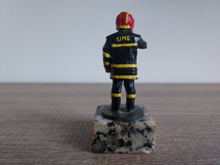 Figura de plomo bombero UME