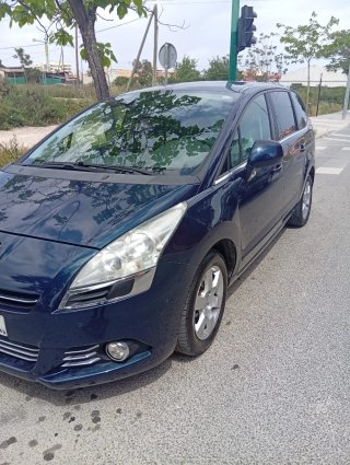 Peugeot 5008 2010