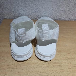 Sandalias blancas de malla
