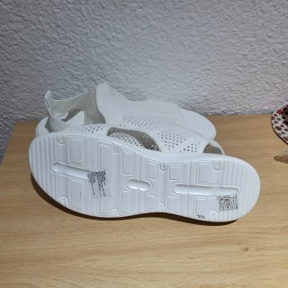 Sandalias blancas de malla