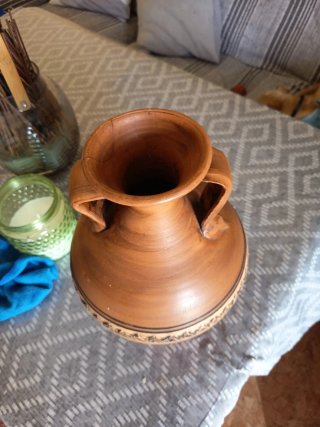Jarrón de terracota con asas