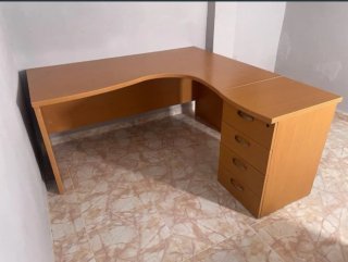 Escritorio/ mesa de oficina con cajonera