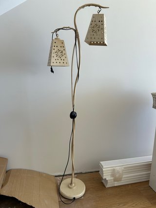 Lampada da terra beige