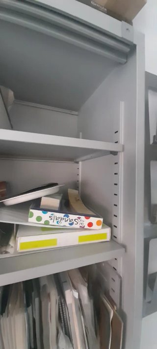 Armario bajo de oficina, metálico gris
