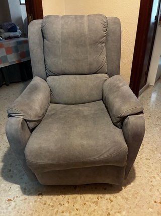 Butaca reclinable gris tela