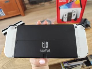 Nintendo Switch OLED Bianca con Scatola