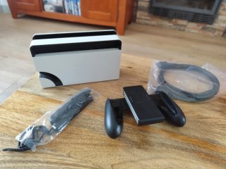 Nintendo Switch OLED Bianca con Scatola