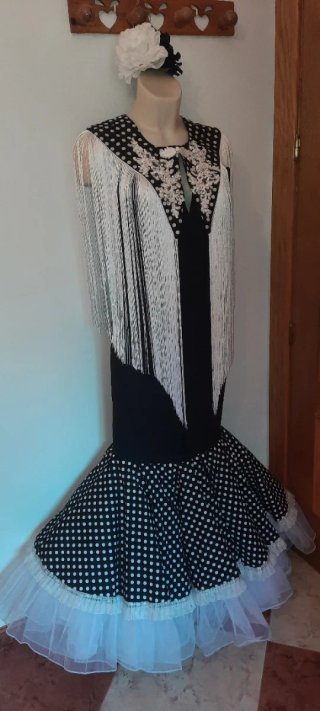 Traje Flamenca 42 con Capa Nuevo 2026