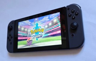 Console Switch con gioco installato Pokemon Spada