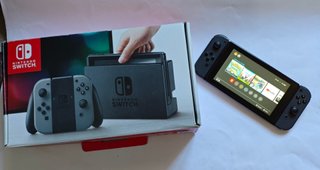 Console Switch con gioco installato Pokemon Spada
