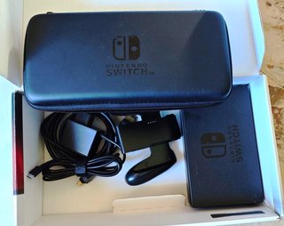 Console Switch con gioco installato Pokemon Spada