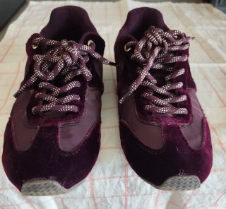 Zapatillas Stradivarius granate terciopelo