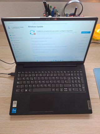 Portátil Lenovo Negro