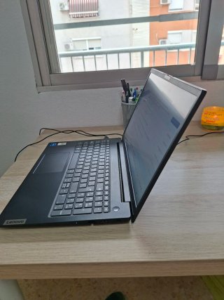 Portátil Lenovo Negro