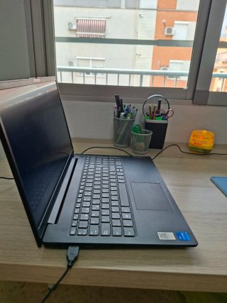 Portátil Lenovo Negro