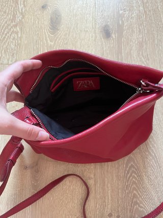 Bolso de piel rojo